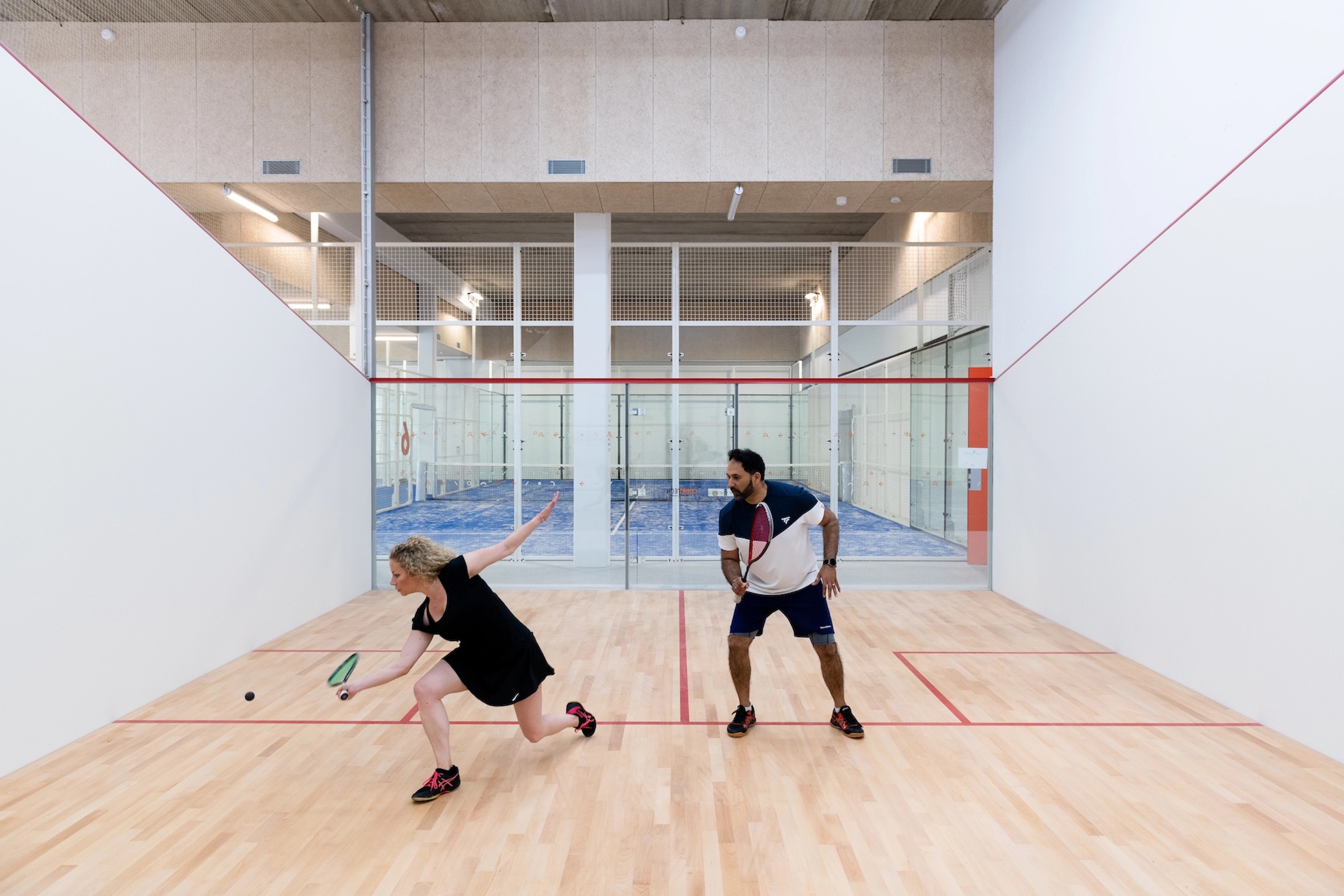 Sport station. Мультиспорт Лужники сквош. Сквош Бережковская набережная. Сквош Магнитогорск. Корт для сквоша 1912.